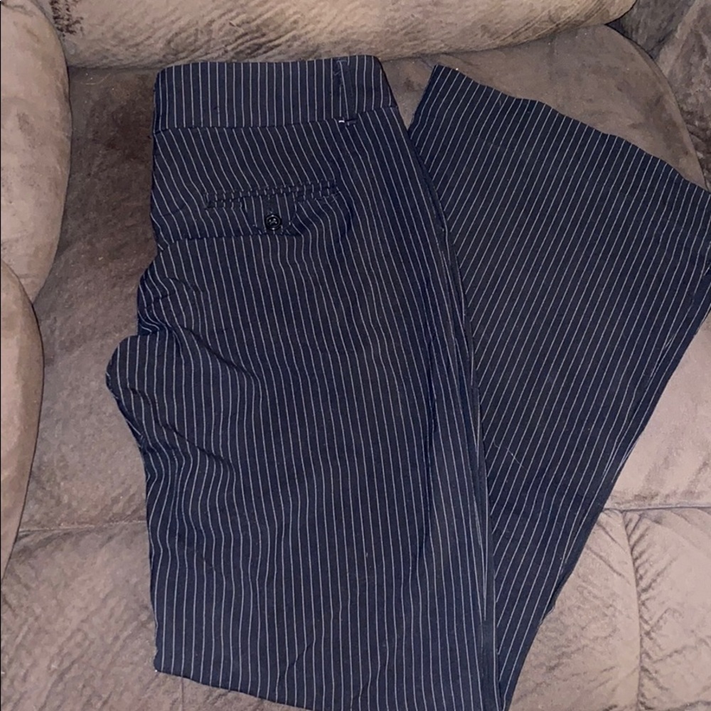 Women’s wide leg pin strip pants. Size 9.